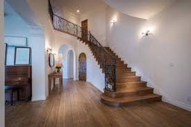 Local flooring retailers are the real experts, and they can help. 55 Staircases With Hardwood Floors Photos Home Stratosphere