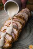 What is the basic sauce of chicken cordon bleu sauce?