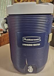 gott rubbermaid blue beverage water