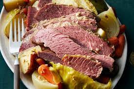 https://www.tasteofhome.com/recipes/easy-corned-beef-and-cabbage/ gambar png