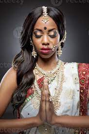 indian woman in traditional clothing