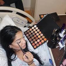 face of makeup while in labor