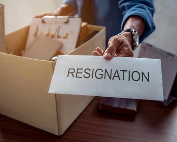 Company sues manager for leaving without serving full 6-month notice, wins S$36,000 - CNA