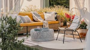 Outdoor Furniture And Decor To