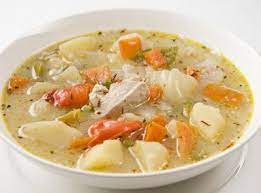 Пилешката супа е важно да се приготви в определена последователност, за да се получи един богат вкус от зеленчуци, месо и фиде. Tajnata Na Vkusnata Pileshka Supa Gotvach Bg