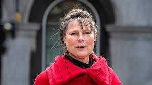 images?q=tbn:ANd9GcQxjE4coZq1exb_1_vaGR3G7b7m9pO5MGd8Gg&s