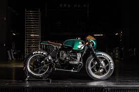 this bmw r 80 cafe racer calls itself