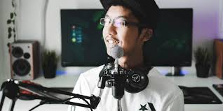 Apr 26, 2021 · these broadcasters can make good money from winning their championship games, over and above the money, they earn from their twitch streams. How Much Do Twitch Streamers Make