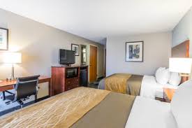 hotels near centurylink center omaha