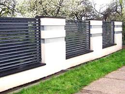 Untuk menyiasati hal ini, penggunaan pagar minimalis batu alam andesit dapat dijadikan sebagai pilihan. 60 Model Pagar Rumah Minimalis Besi Dan Kayu Desain Apik