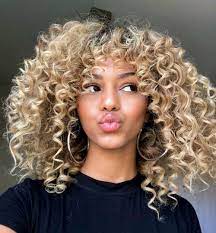 As we get older, our hair tends to get shorter, but we're making a case to keep those curls long and luscious. 21 Best Ways To Have Curly Hair With Bangs In 2021