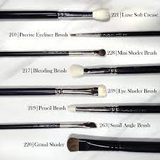 makeup brushes for the eyes tease
