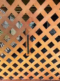 install vinyl lattice under the deck