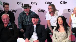 the cast of storage wars canada you