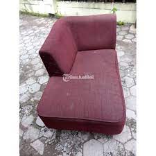 sofa santai model l warna merah bekas