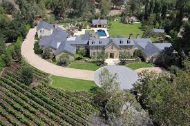 Kanye west kim kardashian house. Keeping Up With The Kardashians Property Empire Loveproperty Com