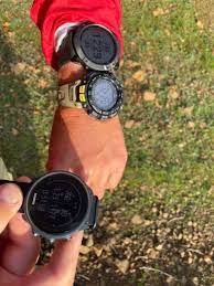 8 best hiking and backng watches