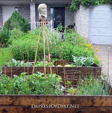 Grow A Front Yard Vegetable Garden With