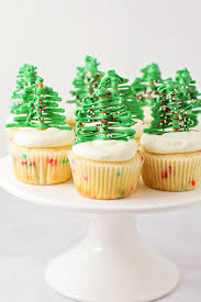 christmas cupcakes with candy melt