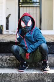 The figure will stand at just over 5″ tall, and will include removable shoes, and a fabric jacket and shorts. Into The Spider Verse Miles Morales Spider Man Costume Love Joleen