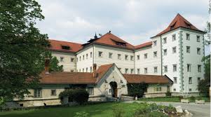Pri jožovcu, pod roblekom • gostilna in restavracija • sobe • dogodki • muzej •. Schloss Katzenstein