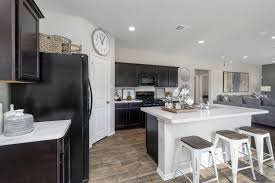 Breckenridge court offers a wide array of distinctive floor plans, even some that feature fireplaces. New Homes In Breckenridge Forest Ii Spring Tx Express