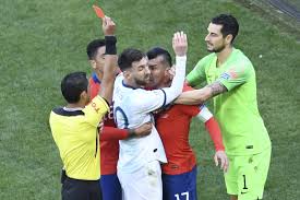The only other red card in messi's career came less than a minute into his argentina debut in 2005, when he elbowed hungary's vilmos vanczak in a friendly: Video Lionel Messi Gary Medel Red Carded In Copa America Match After Scuffle Bleacher Report Latest News Videos And Highlights