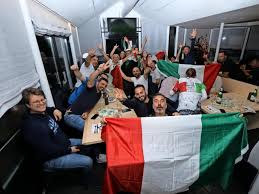 Italien gewann am dienstagabend mit 4:2 (1:1, 1:1, 0:0) im elfmeterschießen und. Playi7 Wstoynm