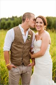 Blue jeans particularly for a country or rustic wedding, having the groom and groomsmen all in blue jeans might actually make more sense than more traditional suits. 83 Wedding Party Fashion Ideas Wedding Wedding Attire Dream Wedding