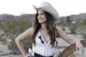 Golden hour makes mincemeat of the fuss about country women crossing over. Kacey Musgraves Kundigt Neues Album Golden Hour An Country Co