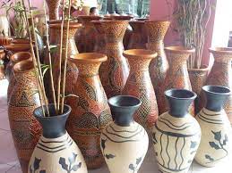 Menarik juga bikin vas bunga dari tanah liat tapi ga punya alat dan bahannya hahaha. Contoh Gambar Vas Bunga Dari Tanah Liat Kata Kata