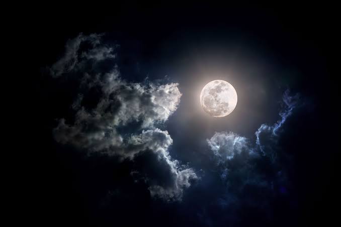 Desaparición de la Luna Desata Investigación Global