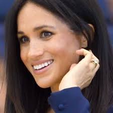 In photos of different years, you can see the correction of the nose and her breasts, also the use of botox injections, visible tattoo eyebrows, and enlarged eyelashes. You Won T Recognize Meghan Markle With Her Natural Hair Zergnet