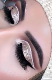 eye makeup trends gold cut crease
