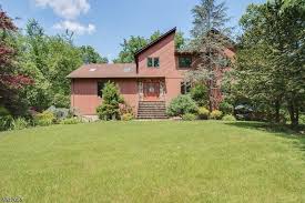 5 Effingham Low Ct Montville Nj 07045