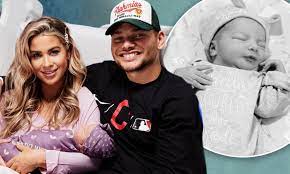 Kane Brown announces birth of second ...