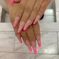Nail form, owes its name to the coffin or ballet pointes, is rapidly gaining popularity among fans of long nails. 20 Best Long Coffin Nails Design Nail Art Designs 2020