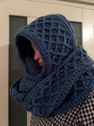 Wat heb je voor deze sjaal nodig: Hoodycolsjaal Hoody Mbymoon Met Gratis Patroon Werkbeschrijving Gehaakte Jurken Afghaanse Haakpatronen Breien En Haken