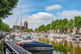 ˈzʋɛi̯ndrɛxt (listen)) is a town and municipality in the western netherlands. Top 12 Zwijndrecht Vacation Rentals Apartments Hotels 9flats