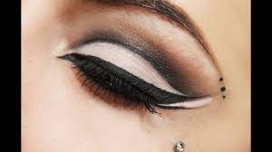 dramatic cat eye tutorial with