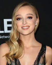 Phoebe harriet dynevor (born 17 april 1995) is an english actress. Phoebe Dynevor Younger Wiki Fandom