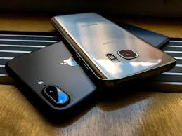 This year samsung is going to have a 5.1 inch large super amoled display with qhd resolution which his same as galaxy s6 but this year company has made it's more better with minor upgrades. Apple Iphone 7 Camera Vs Samsung Galaxy S7 Photos Business Insider