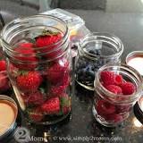 How  do  you  store  berries  in  a  Mason  jar?