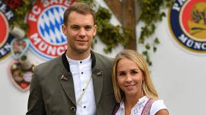 Born 27 march 1986) is a german professional footballer who plays as a goalkeeper and captains both bundesliga club bayern munich. Manuel Neuer Frau Grosse Gehalt Alle Infos Focus De