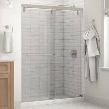 choosing shower door for small bathroom