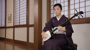 Lute (shamisen) - YouTube