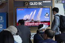 https://apnews.com/article/north-korea-kim-jong-un-rocket-salvo-launches-nuclear-counterattack-ffeae93cf7829e0a3cfccd5bf1b706b7 gambar png