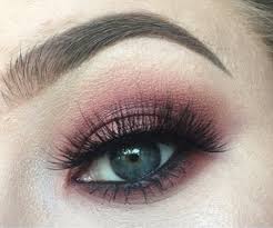 burgundy eye makeup stuns as an autumn