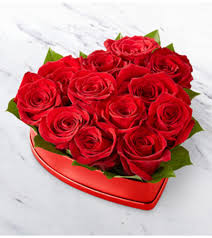 the ftd lovely red rose heartbox send