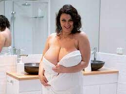 Big boobs special: 'towels and big boobs' | Big Boobs Alert